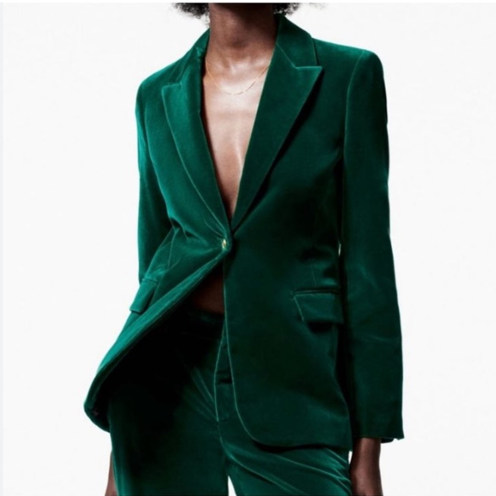 Ricki's Green Velvet Fitted Blazer - Picture 1 of 17